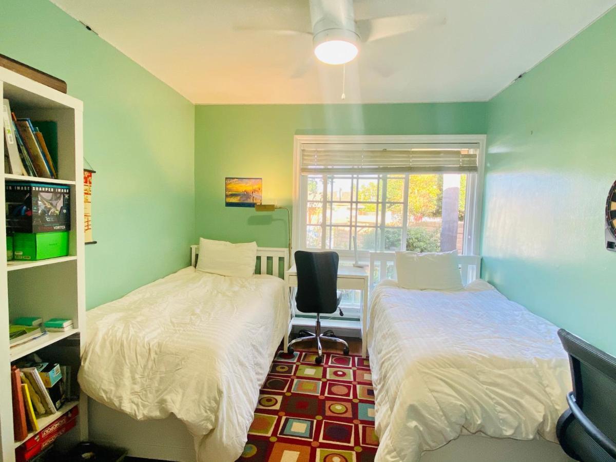 Costa Mesa Homestay - Private Rooms With 2 Shared Baths And Hosts Onsite Buitenkant foto
